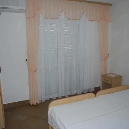 Maca - Seaview & Private Parking